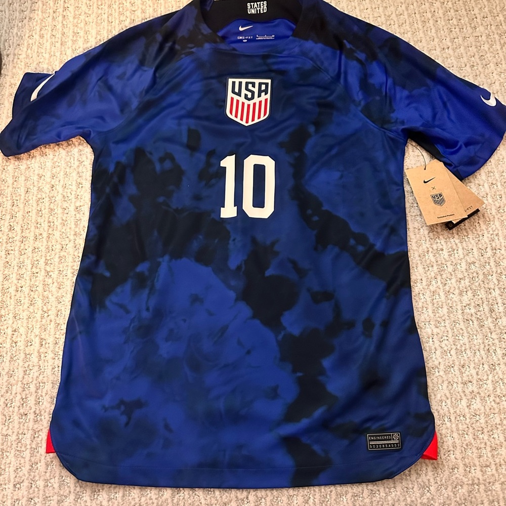 Men’s Nike USA Soccer Jersey size small Pulisic